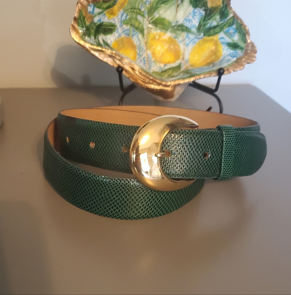 Neiman Marcus Snakeskin Green Leather Belt with Gold Buckle⚜️💚⚜️Medium